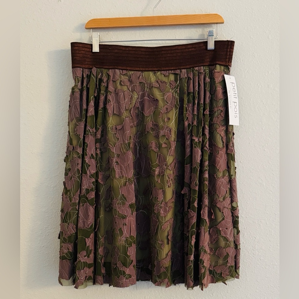 NWT Petit Pois Floral Appliqué Mini Skirt Green/Lilac size XL - Picture 2 of 11